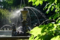 Součástí Pozdámecké zahrady je důmyslný vodní